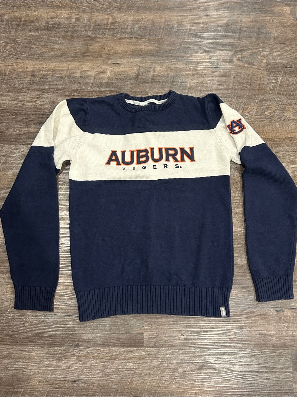 Vintage Auburn Tigers Crew Neck 100% Cotton Sweater Logo Patch on sleeve Sz. XS